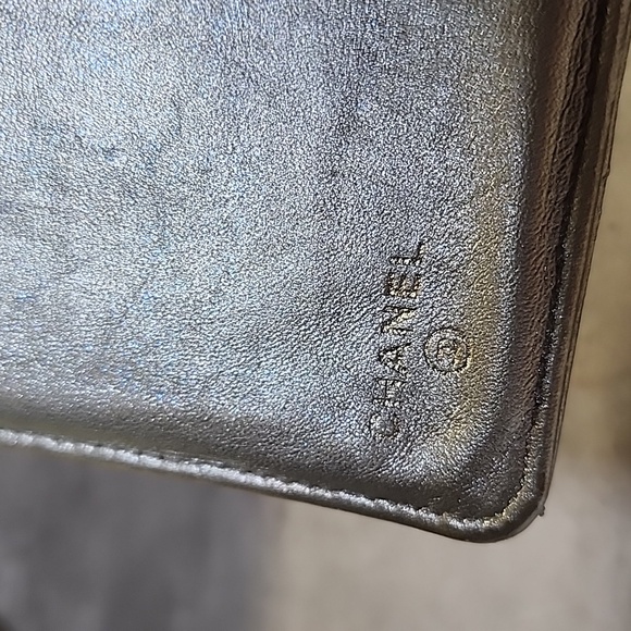Authentic Chanel wallet - Picture 11 of 17